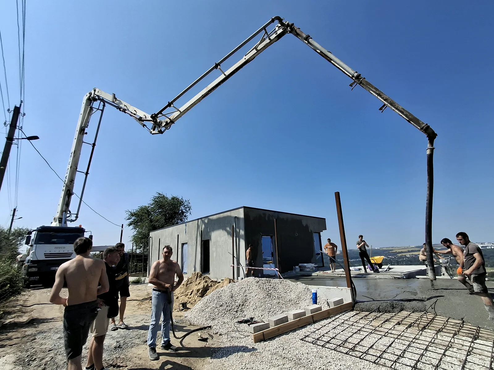 Turnarea betonului cu pompă la Bâc